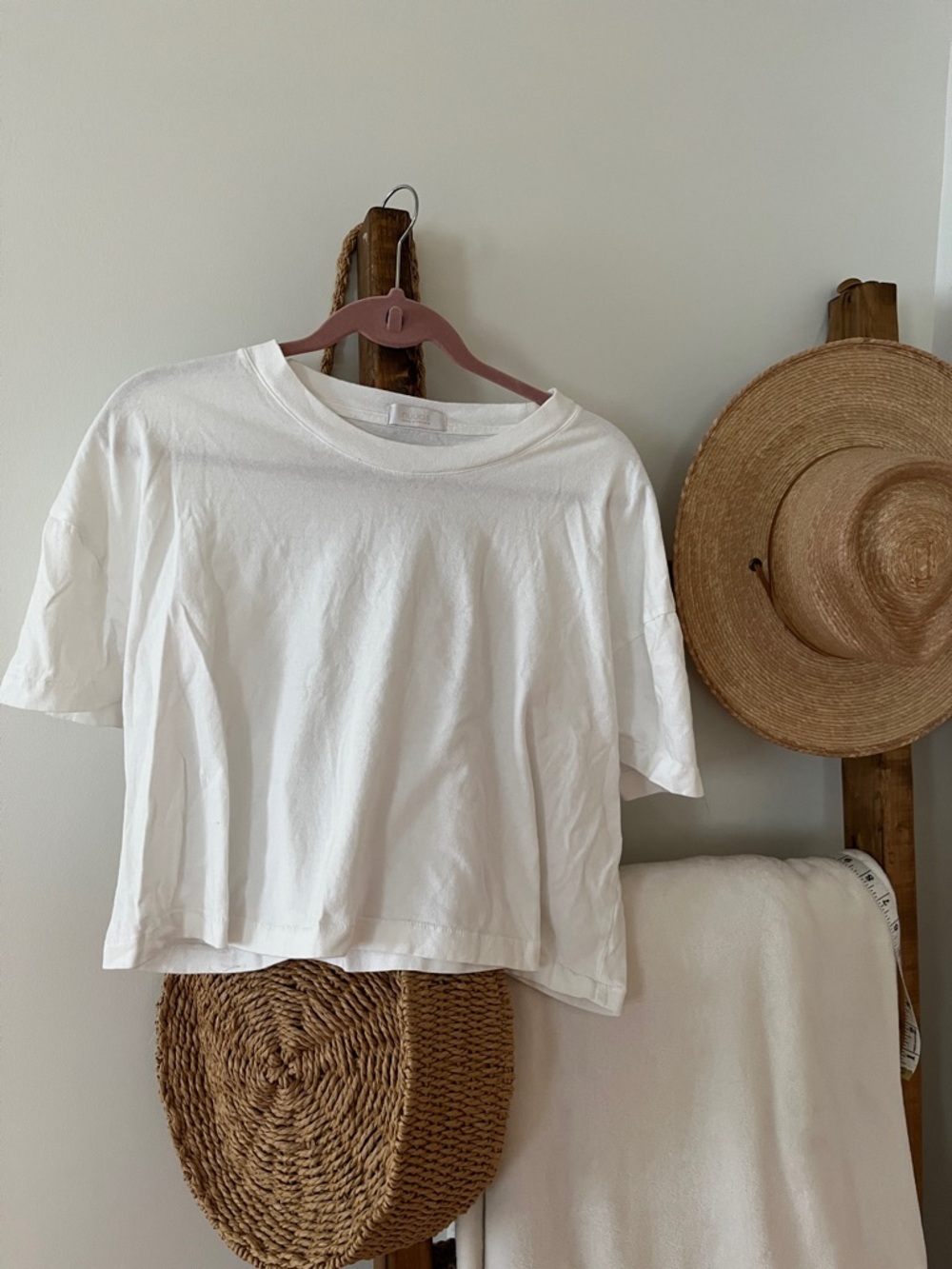 nuuds White Short Sleeve Cropped Tee